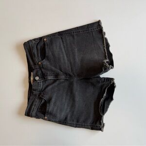 🖤 Levi’s High Waisted Black Denim Shorts Size 28 🖤
